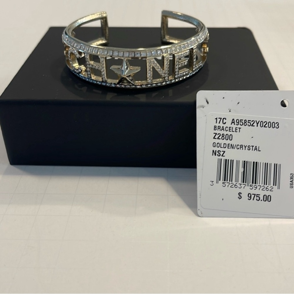 Showstopping CHANEL Resort Collection 2017/2018 Cuff - Strass Swarovski Crystals